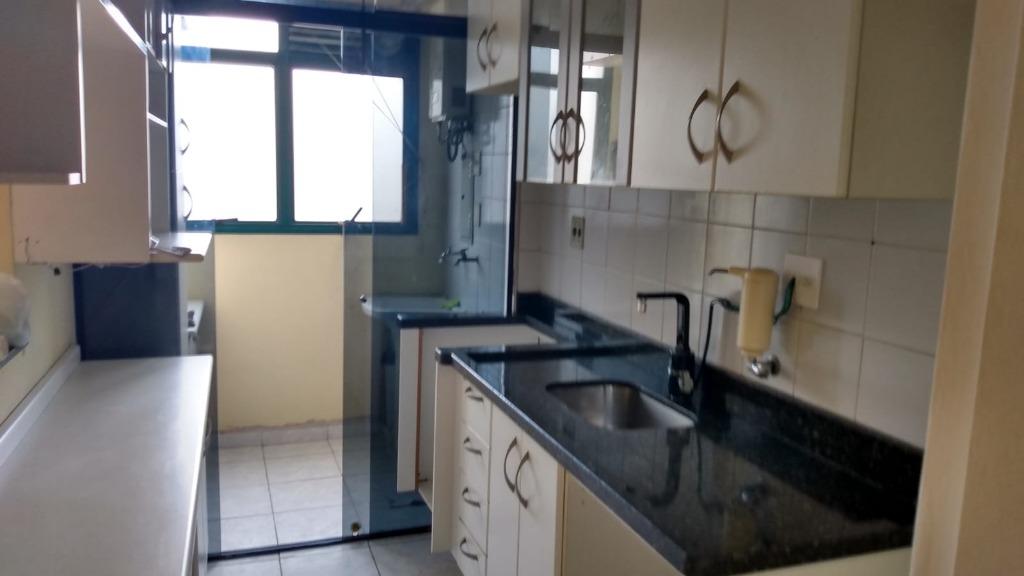 Apartamento à venda com 3 quartos, 70m² - Foto 13