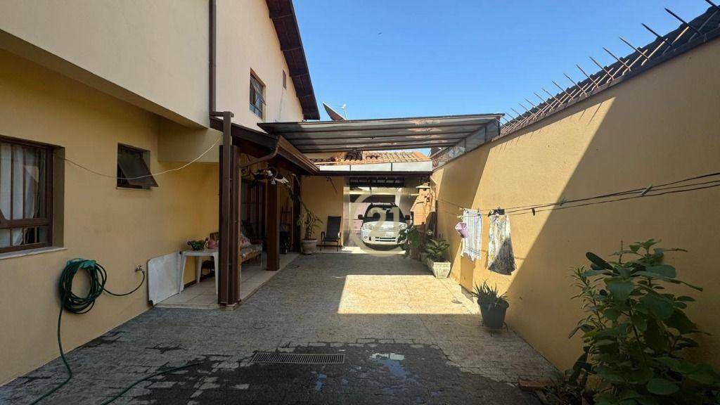 Casa à venda com 3 quartos, 311m² - Foto 3