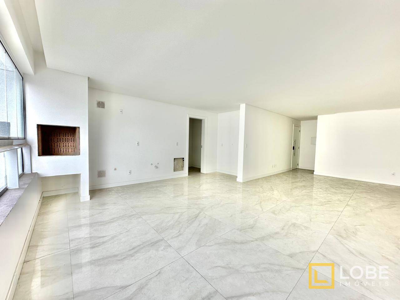 Apartamento à venda com 3 quartos, 106m² - Foto 2