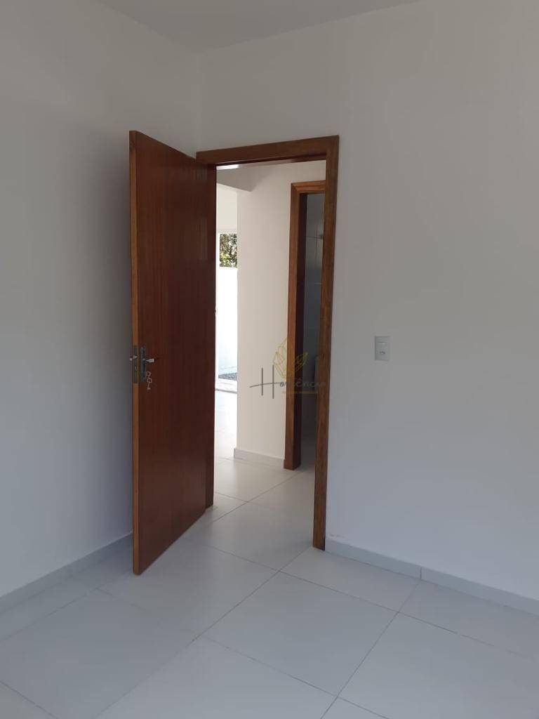 Casa à venda com 2 quartos, 45m² - Foto 8