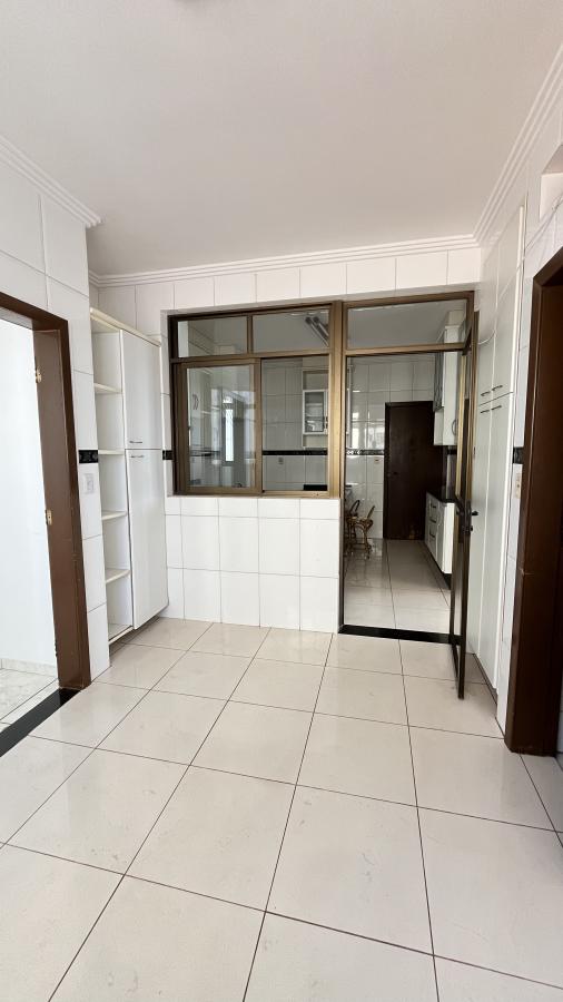 Apartamento à venda com 3 quartos, 143m² - Foto 24