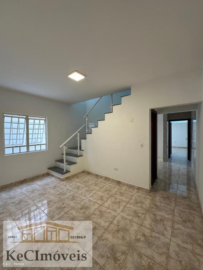 Casa à venda com 4 quartos, 160m² - Foto 2