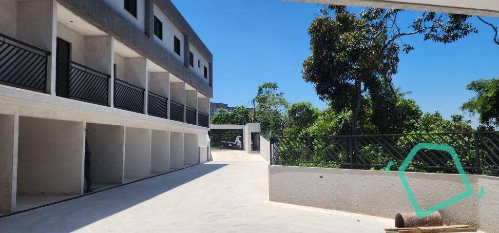 Casa de Condomínio à venda com 2 quartos, 98m² - Foto 2