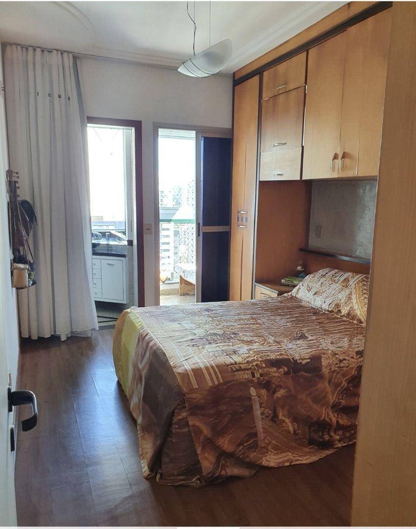 Apartamento à venda com 3 quartos, 125m² - Foto 7