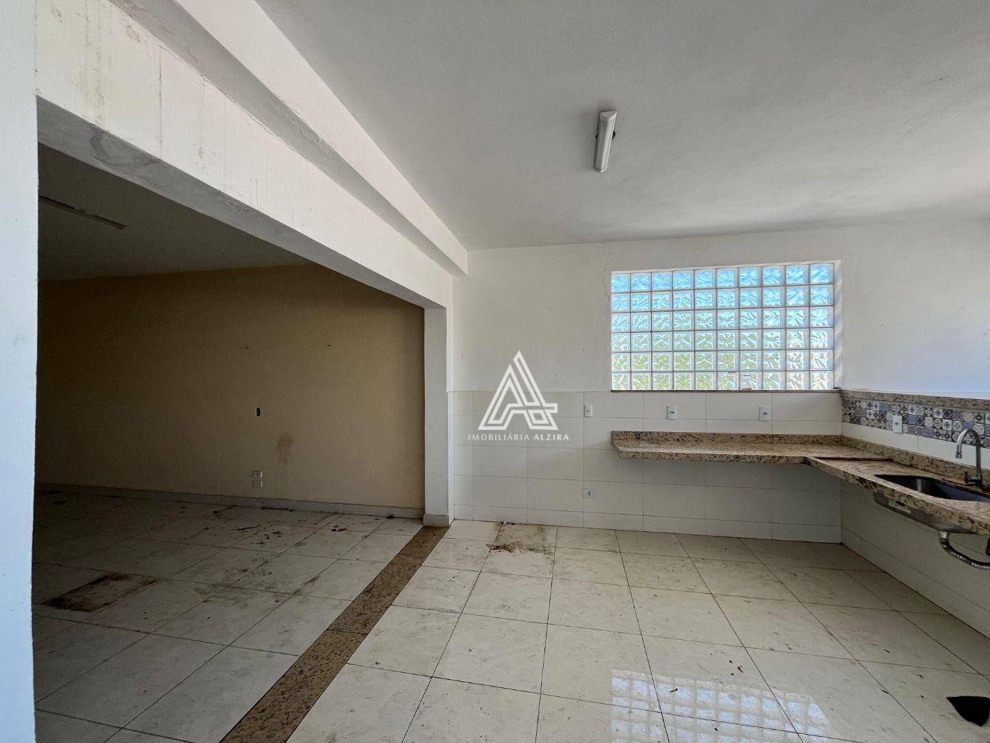 Casa para alugar com 4 quartos, 150m² - Foto 12