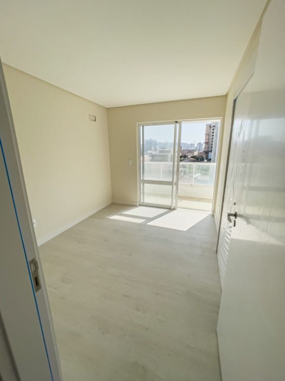 Apartamento à venda com 4 quartos, 157m² - Foto 20