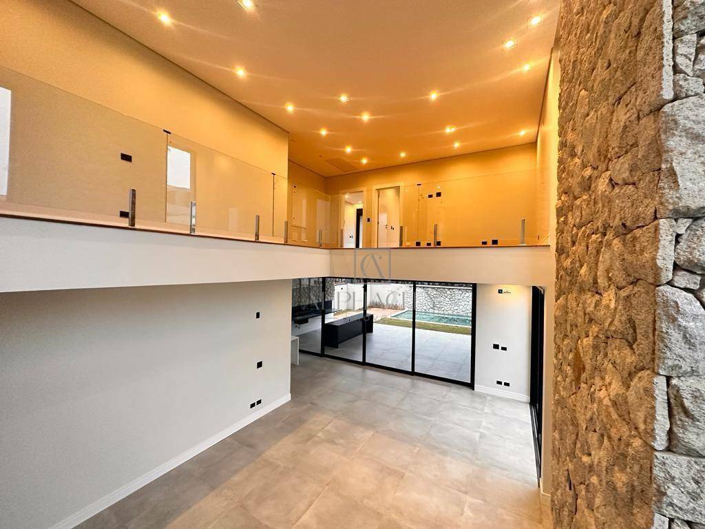 Casa de Condomínio à venda com 4 quartos, 440m² - Foto 2