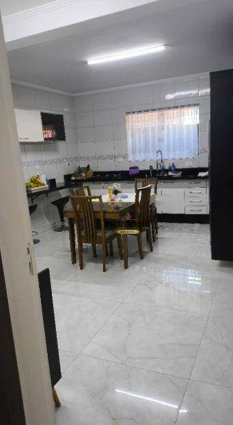 Sobrado à venda com 3 quartos, 266m² - Foto 3