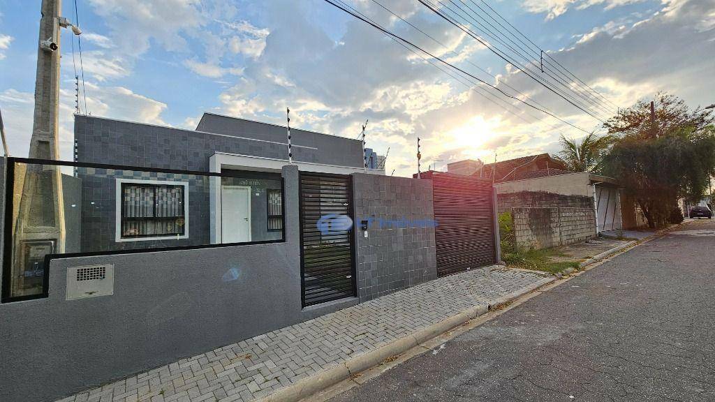 Casa à venda com 3 quartos, 135m² - Foto 2