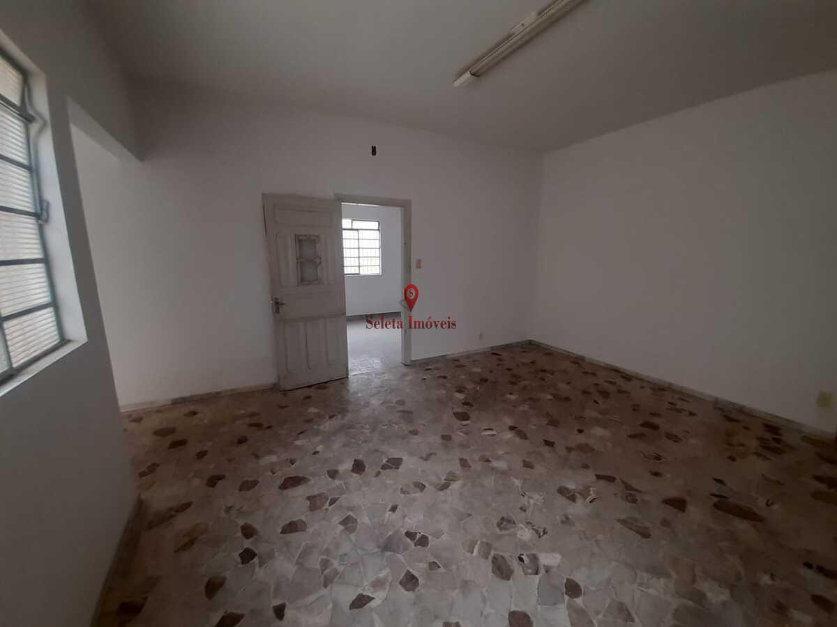 Casa para alugar com 6 quartos, 380m² - Foto 27