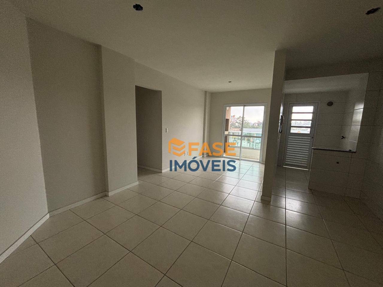 Apartamento à venda com 3 quartos, 74m² - Foto 1