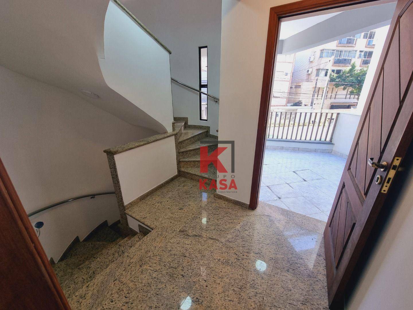 Casa à venda e aluguel com 3 quartos, 339m² - Foto 25