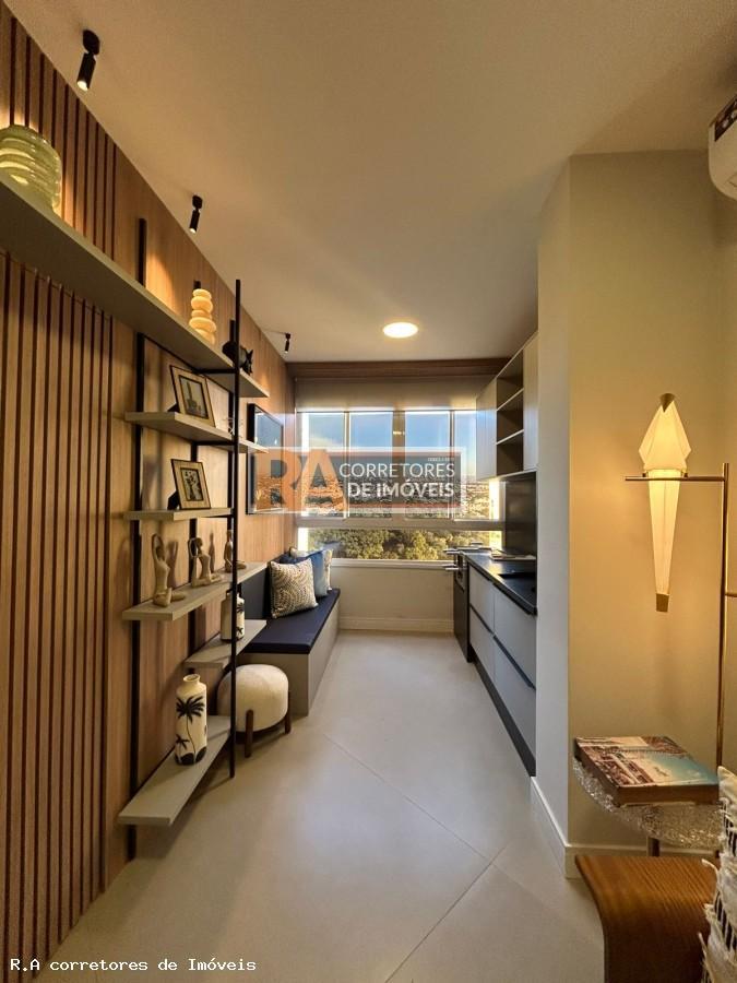 Apartamento à venda com 2 quartos, 46m² - Foto 2