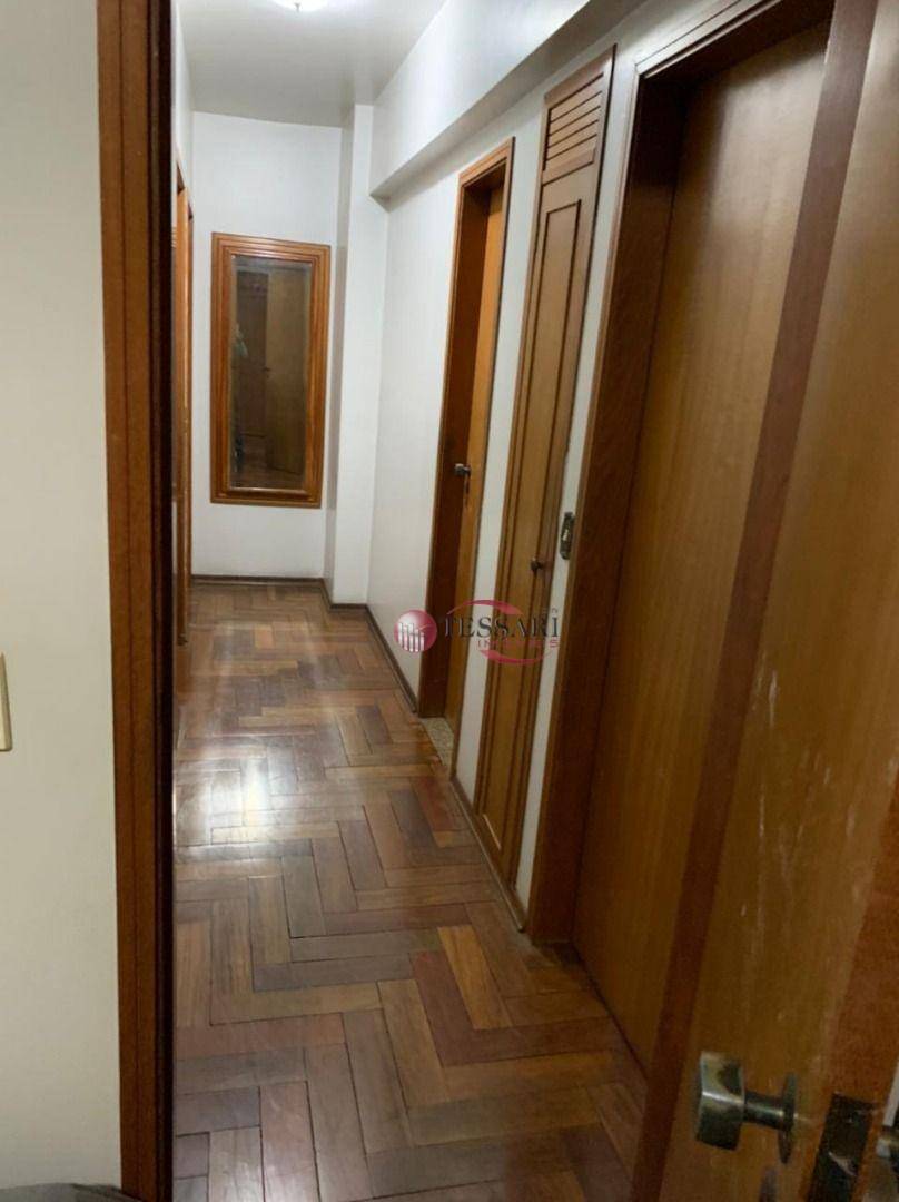 Apartamento à venda com 3 quartos, 140m² - Foto 9