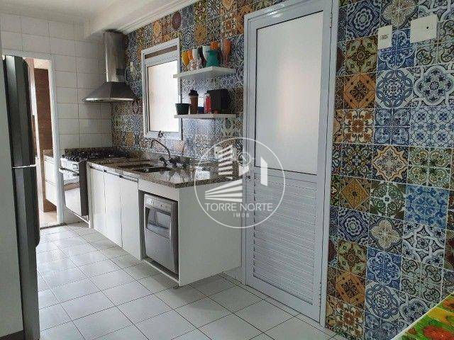 Apartamento à venda com 3 quartos, 136m² - Foto 4