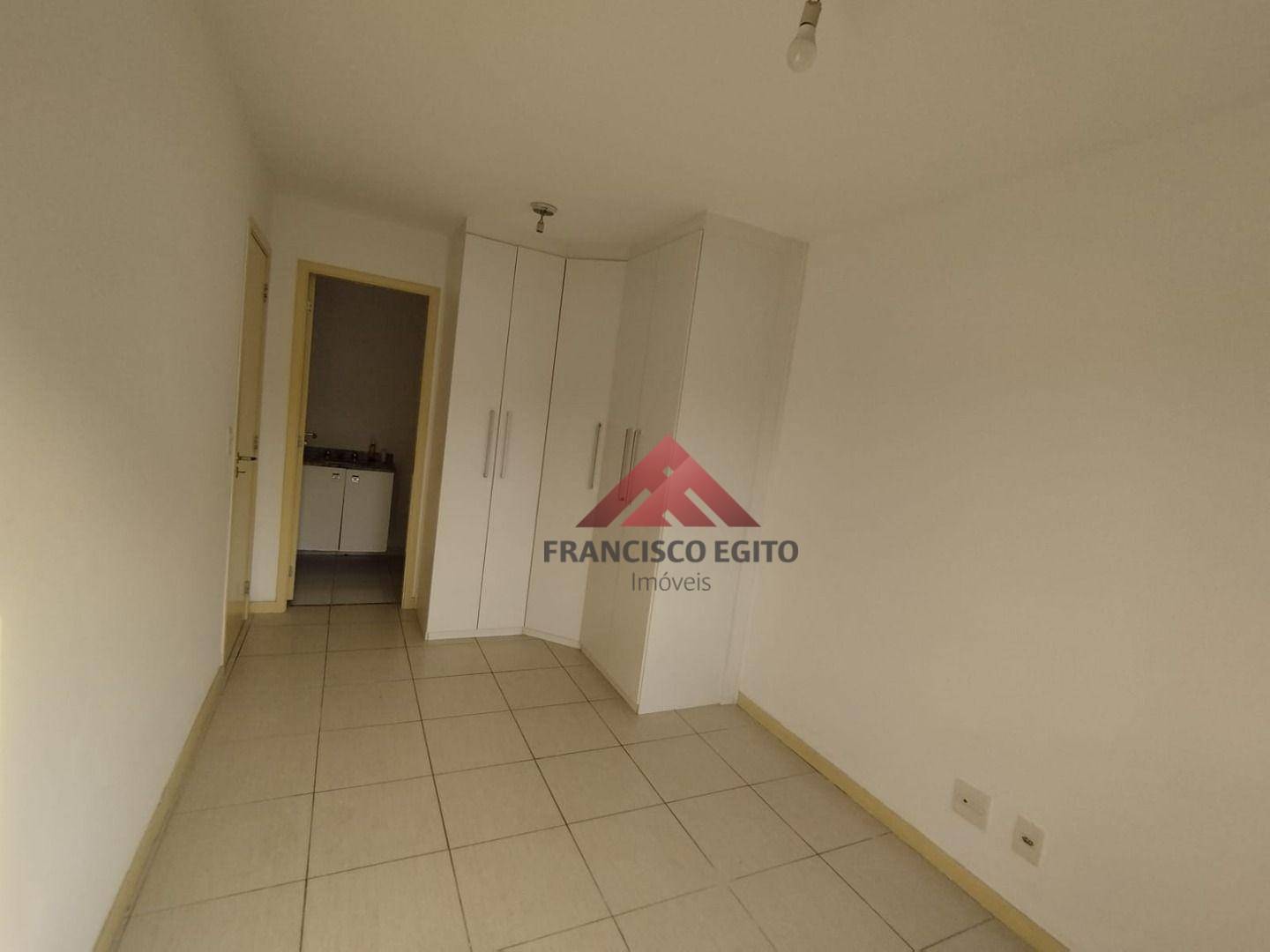 Apartamento à venda com 2 quartos, 68m² - Foto 8