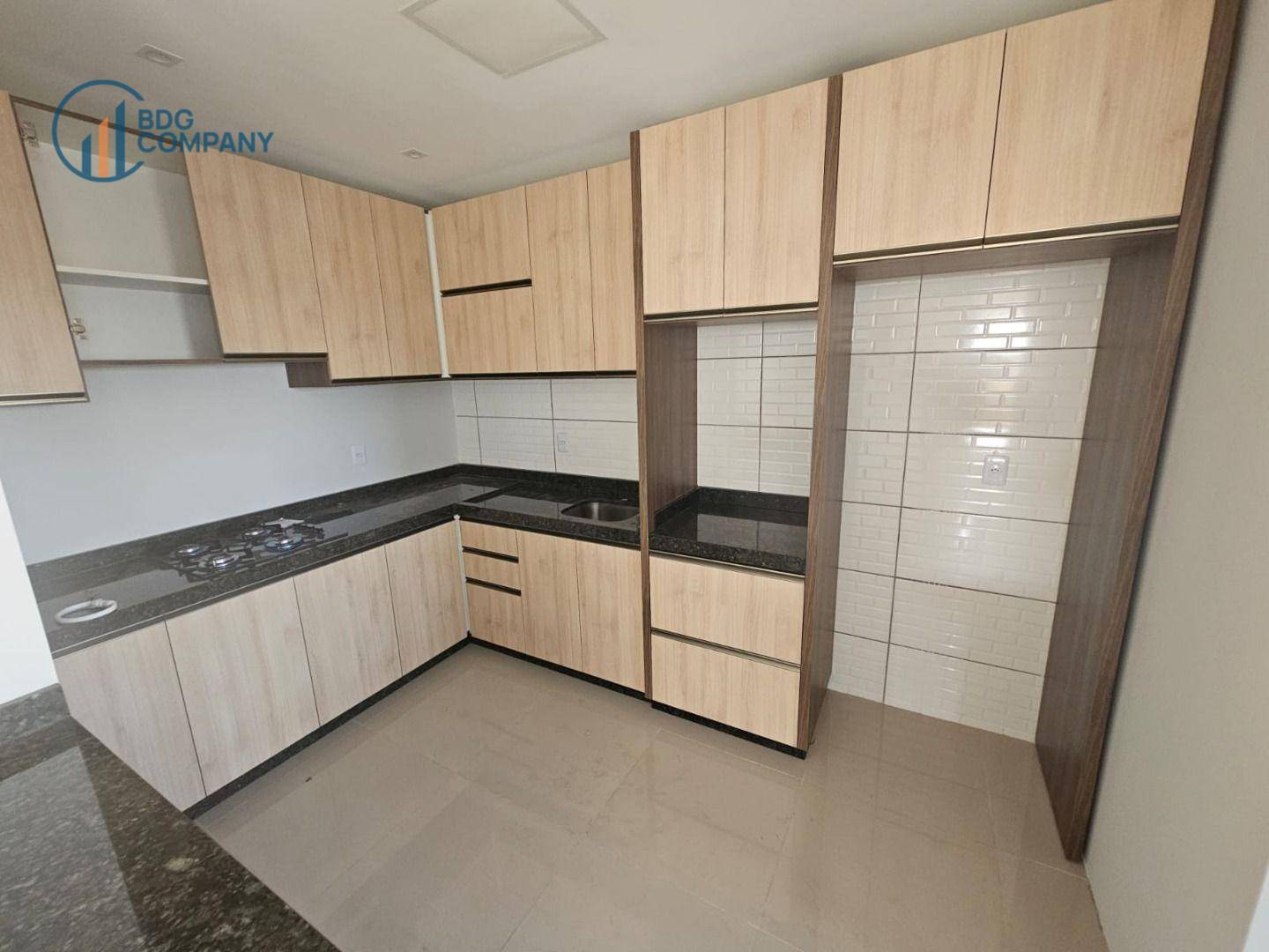 Apartamento à venda com 2 quartos, 70m² - Foto 12