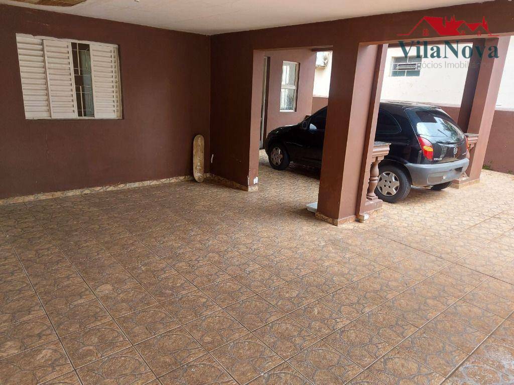 Casa à venda com 3 quartos, 190m² - Foto 1