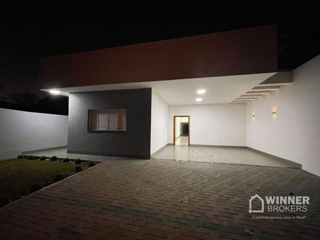 Casa à venda com 3 quartos, 200m² - Foto 1