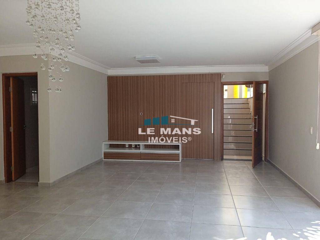 Casa à venda com 3 quartos, 211m² - Foto 17