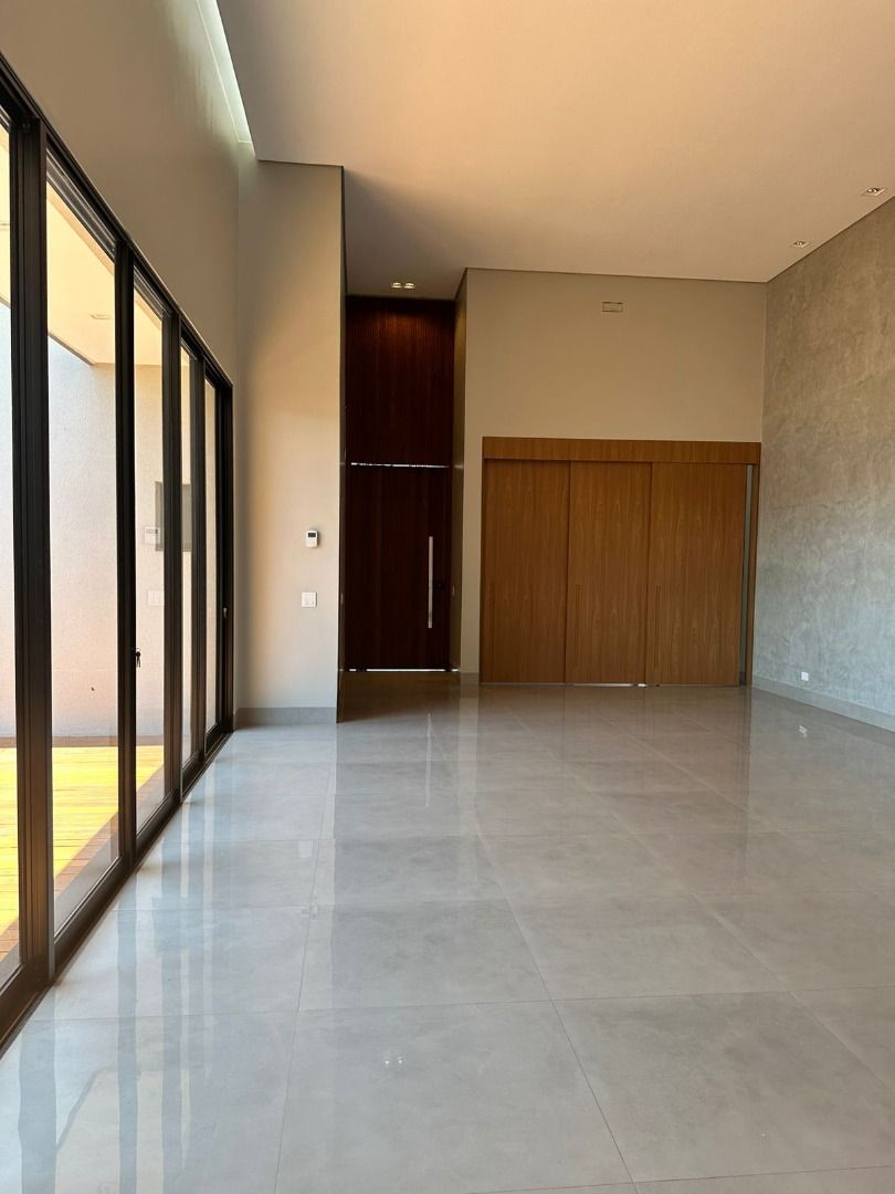 Casa de Condomínio à venda com 3 quartos, 257m² - Foto 3