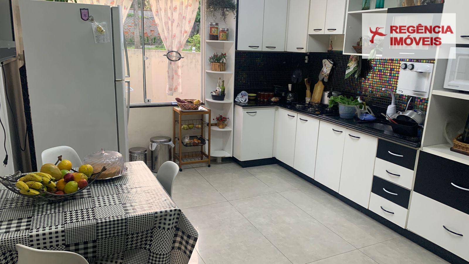 Casa à venda com 3 quartos, 180m² - Foto 3