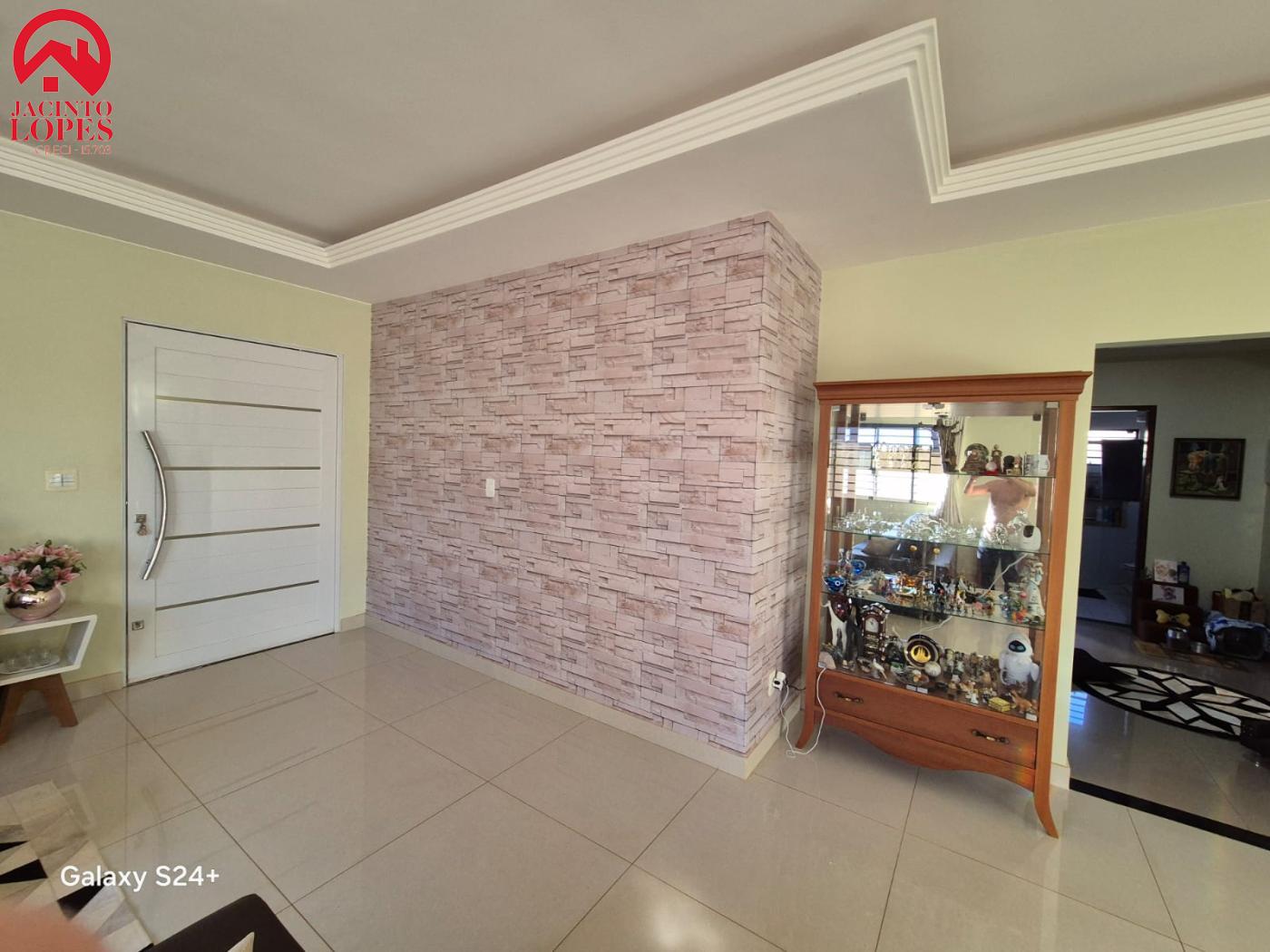 Casa à venda com 3 quartos, 200m² - Foto 4