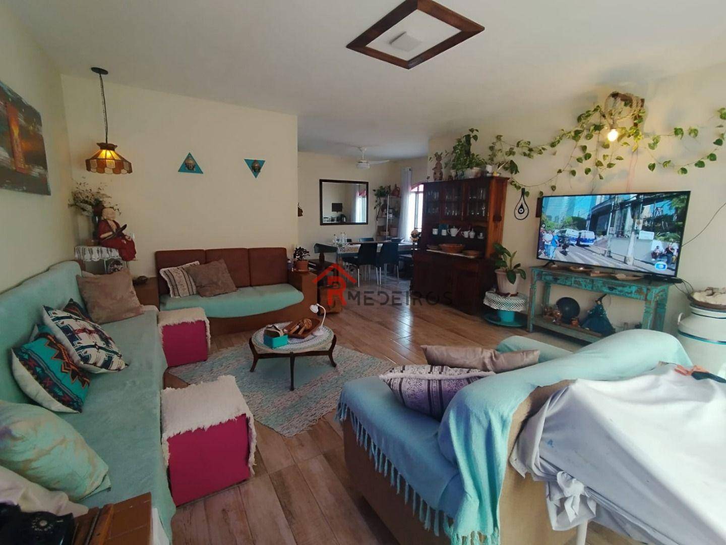 Casa, 3 quartos, 154 m² - Foto 1