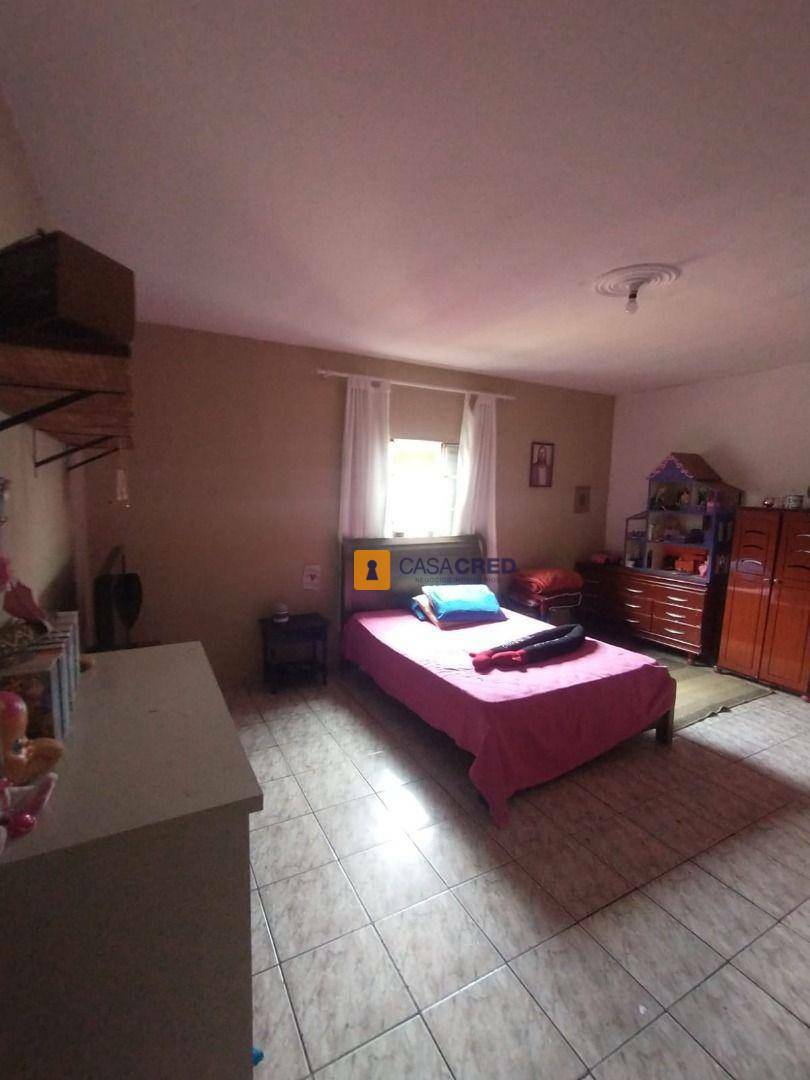 Casa à venda com 4 quartos, 200m² - Foto 18