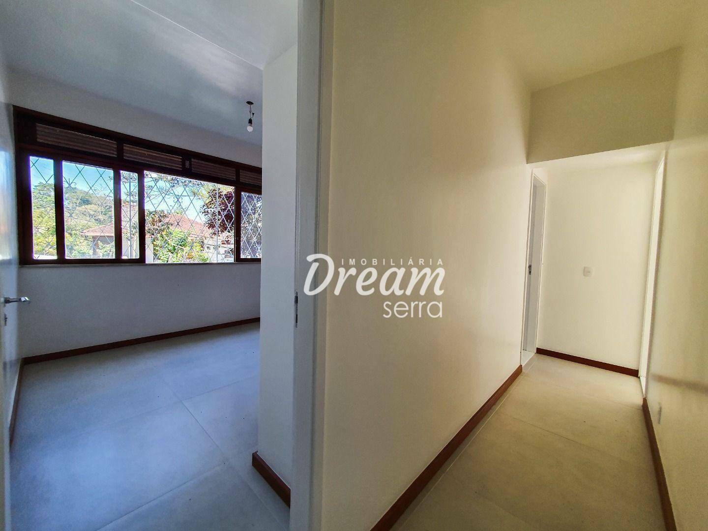 Casa à venda com 3 quartos, 220m² - Foto 26