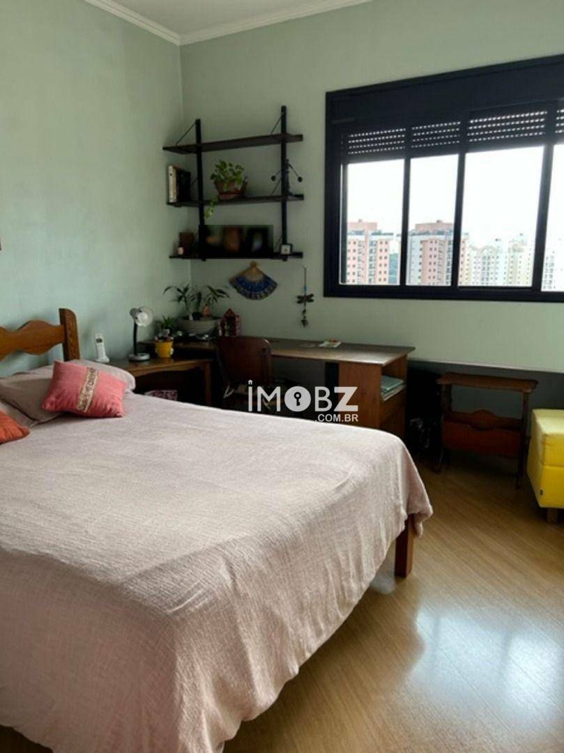 Apartamento à venda com 3 quartos, 136m² - Foto 3