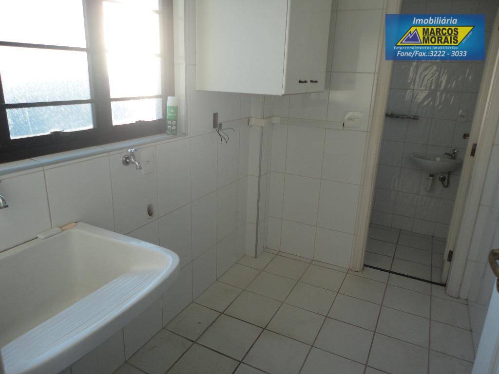 Apartamento à venda com 3 quartos, 189m² - Foto 9