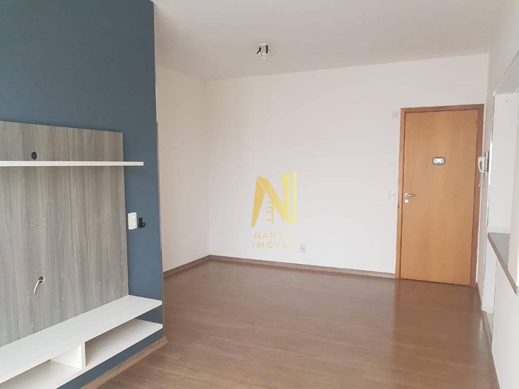 Apartamento para alugar com 3 quartos, 70m² - Foto 4