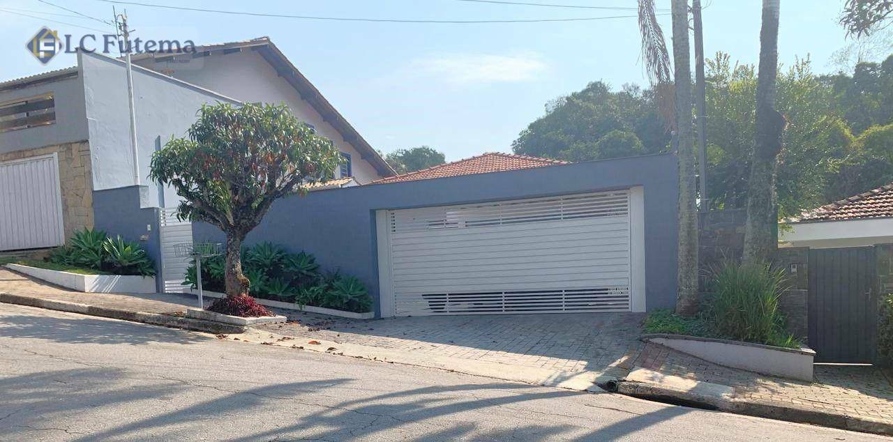 Casa de Condomínio à venda com 3 quartos, 210m² - Foto 1