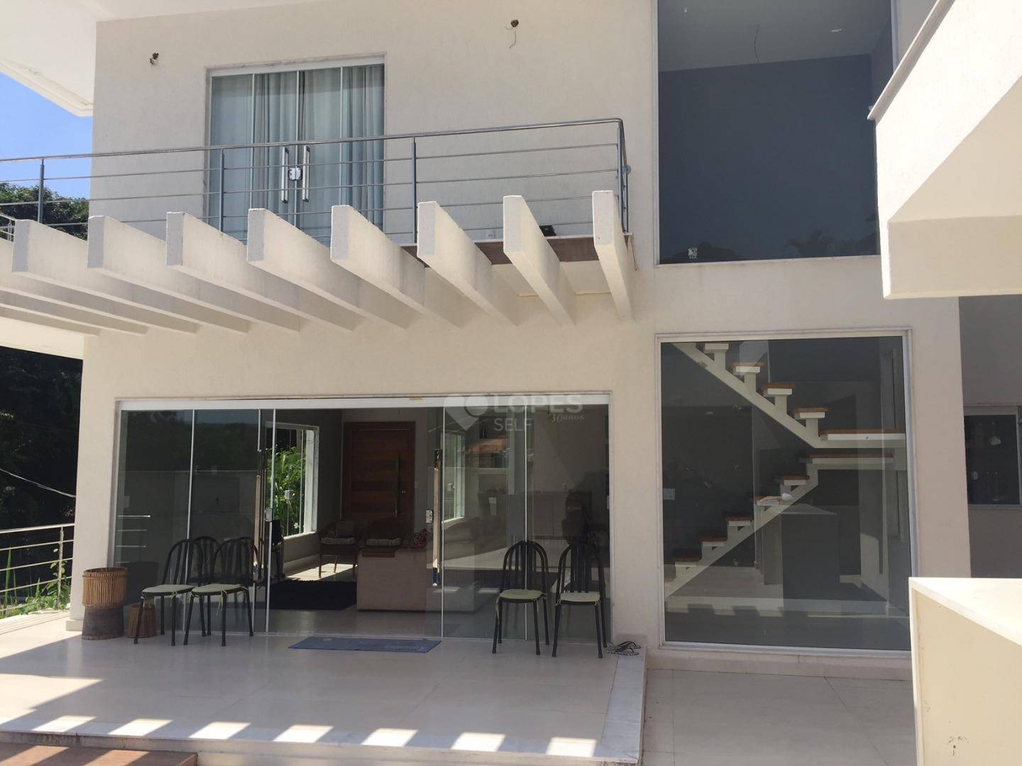 Casa de Condomínio à venda com 4 quartos, 295m² - Foto 2