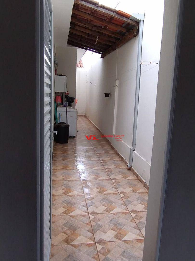 Casa à venda com 4 quartos, 160m² - Foto 3