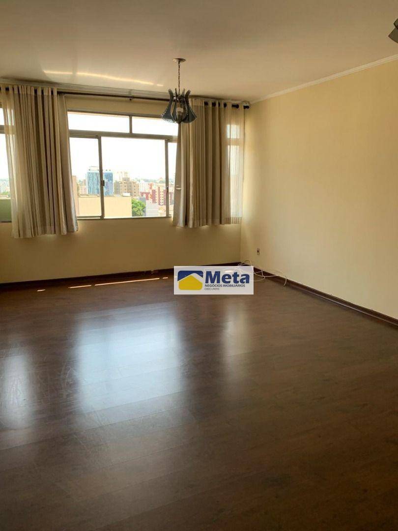 Apartamento à venda com 3 quartos, 121m² - Foto 1