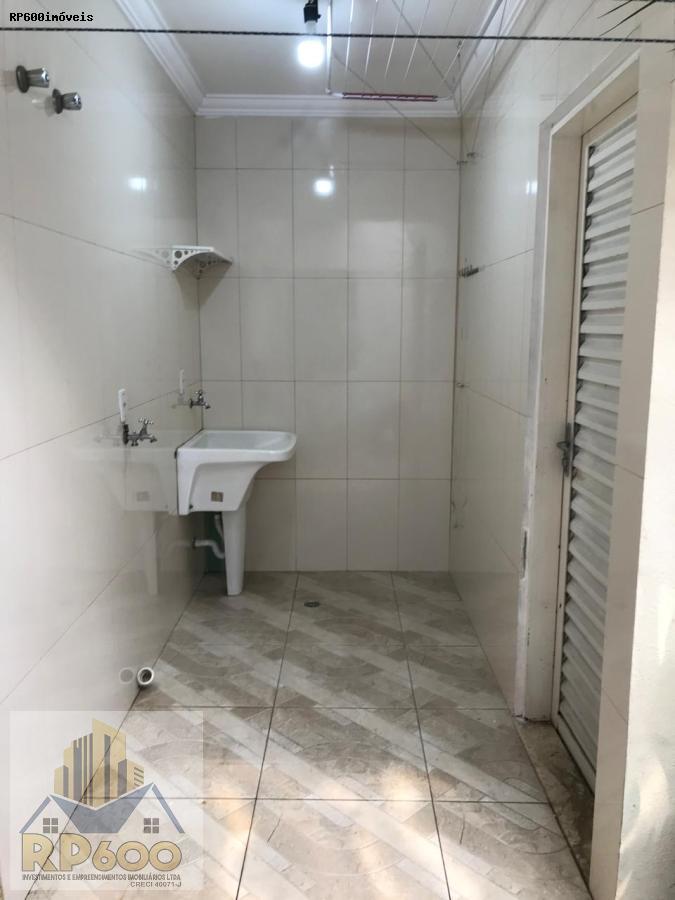 Casa para alugar com 2 quartos, 100m² - Foto 32