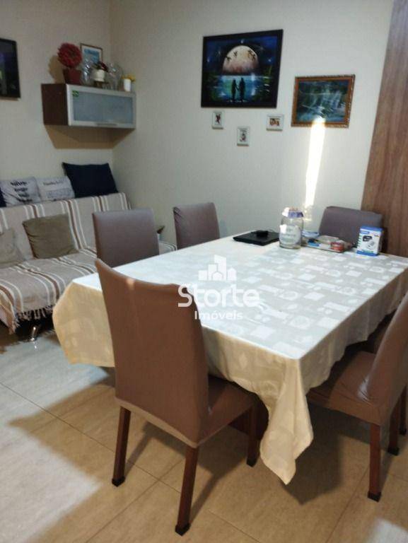 Apartamento à venda com 3 quartos, 96m² - Foto 2