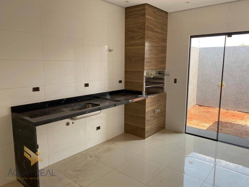 Casa à venda com 3 quartos, 86m² - Foto 4