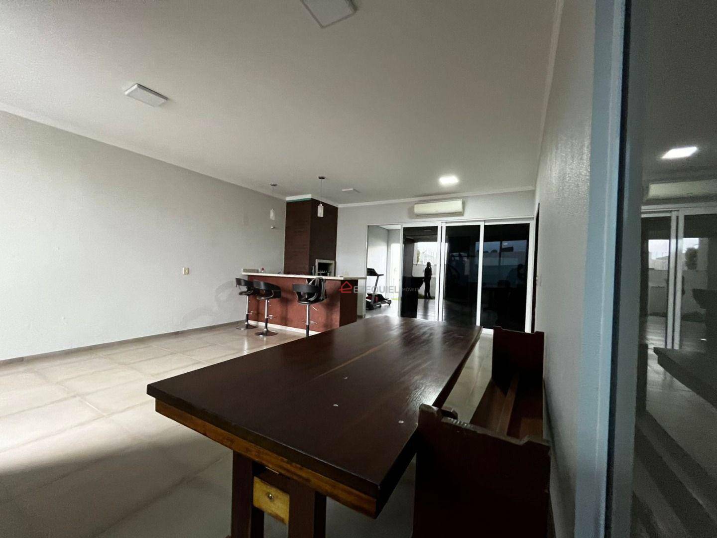 Casa à venda com 3 quartos, 155m² - Foto 2