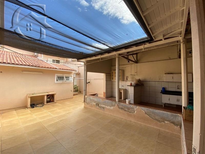 Casa para alugar com 4 quartos, 250m² - Foto 19