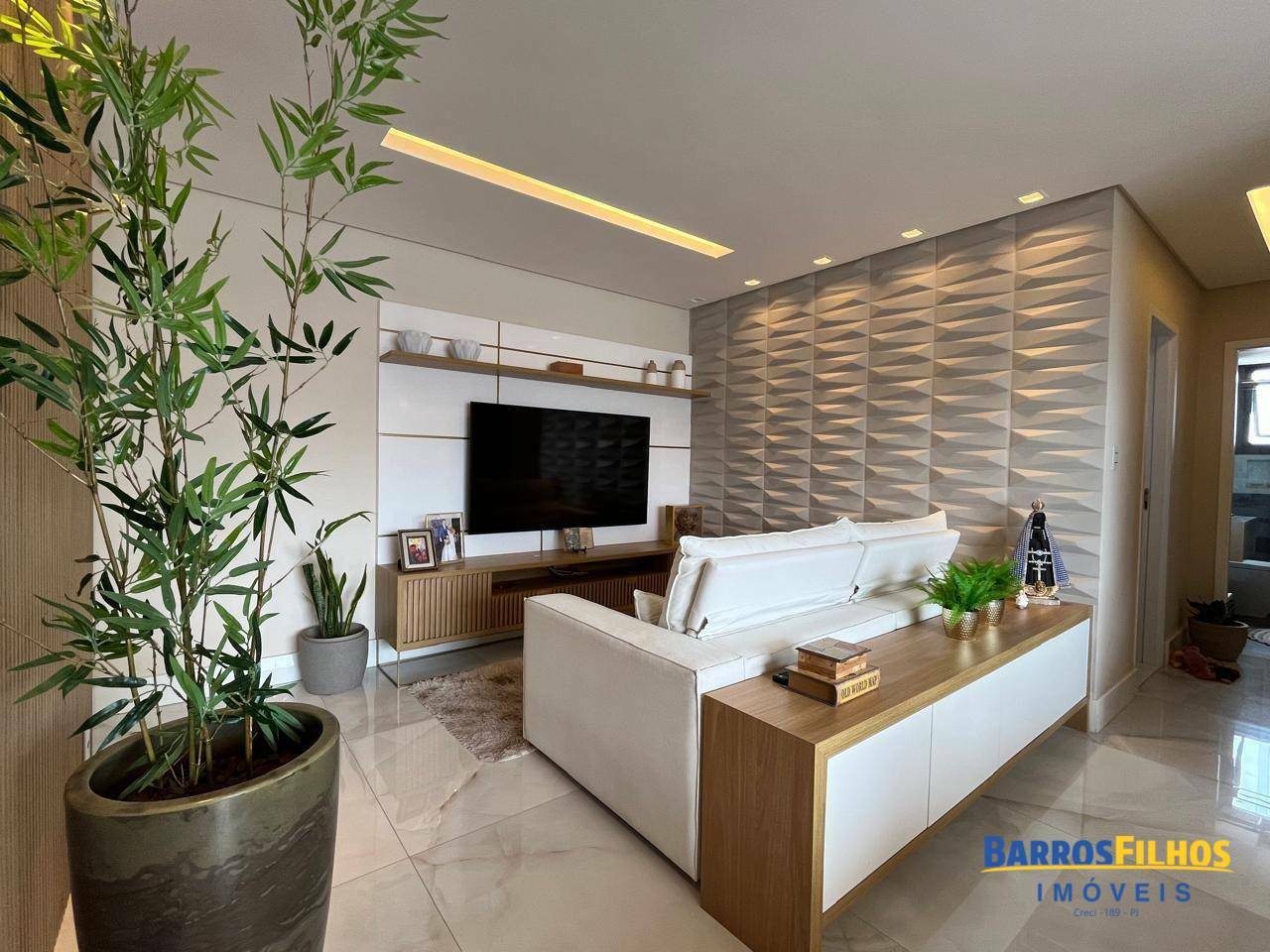 Apartamento à venda com 2 quartos, 81m² - Foto 1