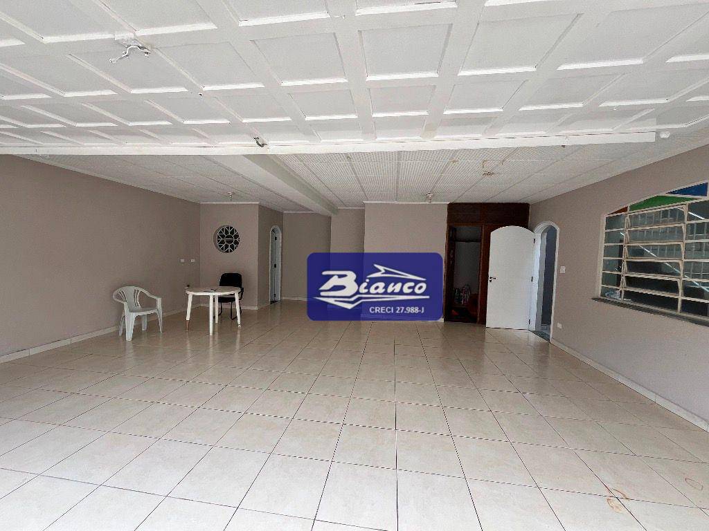 Casa à venda com 3 quartos, 303m² - Foto 2