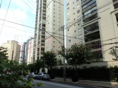 Apartamento para alugar com 4 quartos, 210m² - Foto 15