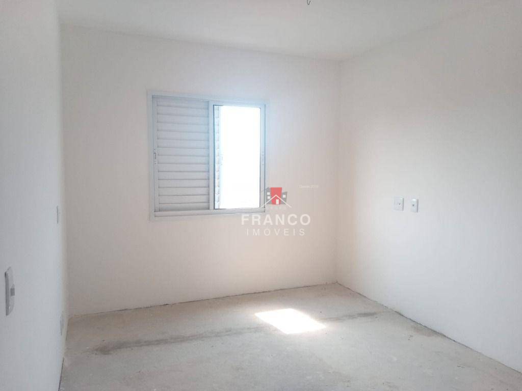 Apartamento à venda com 2 quartos, 67m² - Foto 4