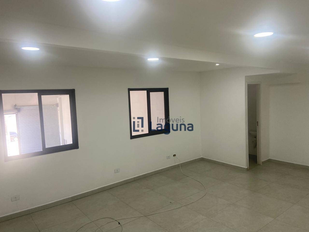 Depósito-Galpão-Armazém para alugar, 240m² - Foto 5