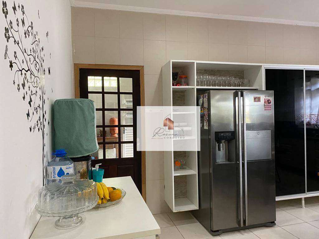 Chácara à venda com 4 quartos, 300m² - Foto 13