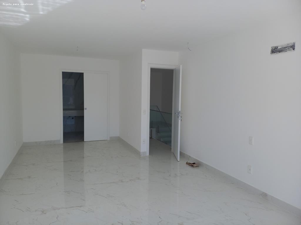 Casa à venda com 4 quartos, 214m² - Foto 16