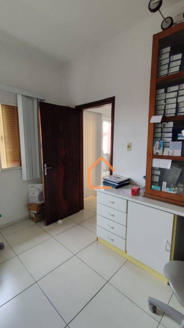 Casa à venda com 5 quartos, 248m² - Foto 17